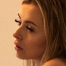 Corinna Kopf Nude