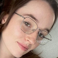 Kaitlyn Dever Nude