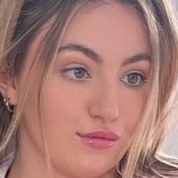 Leah Reuben Nude