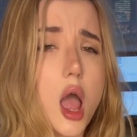 Polizistin Julia Nude