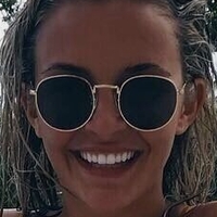 tonileza Nude